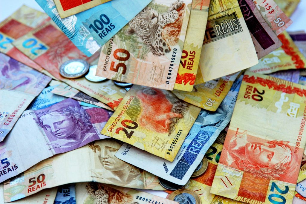 Para saber se está no lote residual, o contribuinte deve acessar a página da Receita Federal e consultar a restituição.