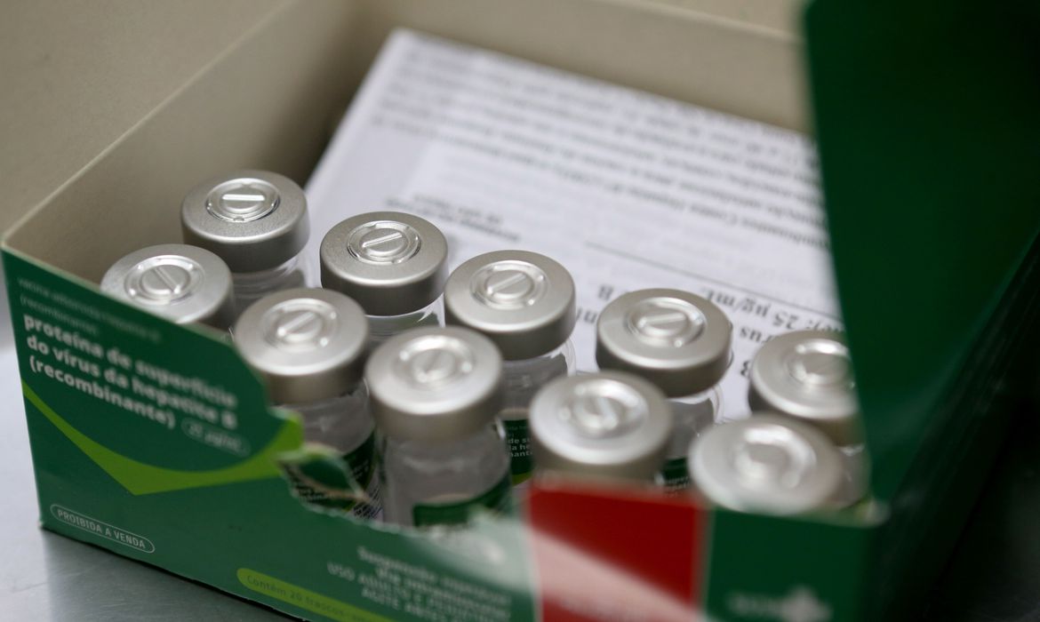 O vírus HBV, causador da hepatite B, é um antígeno silencioso, que pode demorar anos até ser notado pelo hospedeiro. Quando isso acontece, entretanto, muitas vezes o estrago provocado já resultou em uma cirrose ou um câncer de fígado.