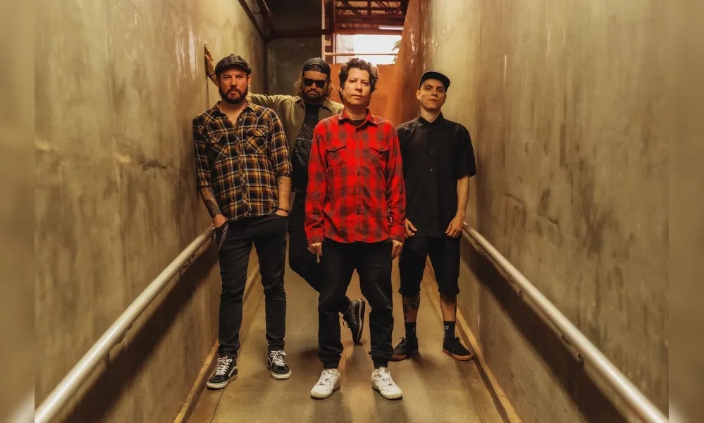 DJ Sapão se apresenta neste sábado, no Rocha's Rock. Marcelo Sapão, que é também vocalista da banda GAF, traz uma playlist bem eclética, que não deixa ninguém parado
