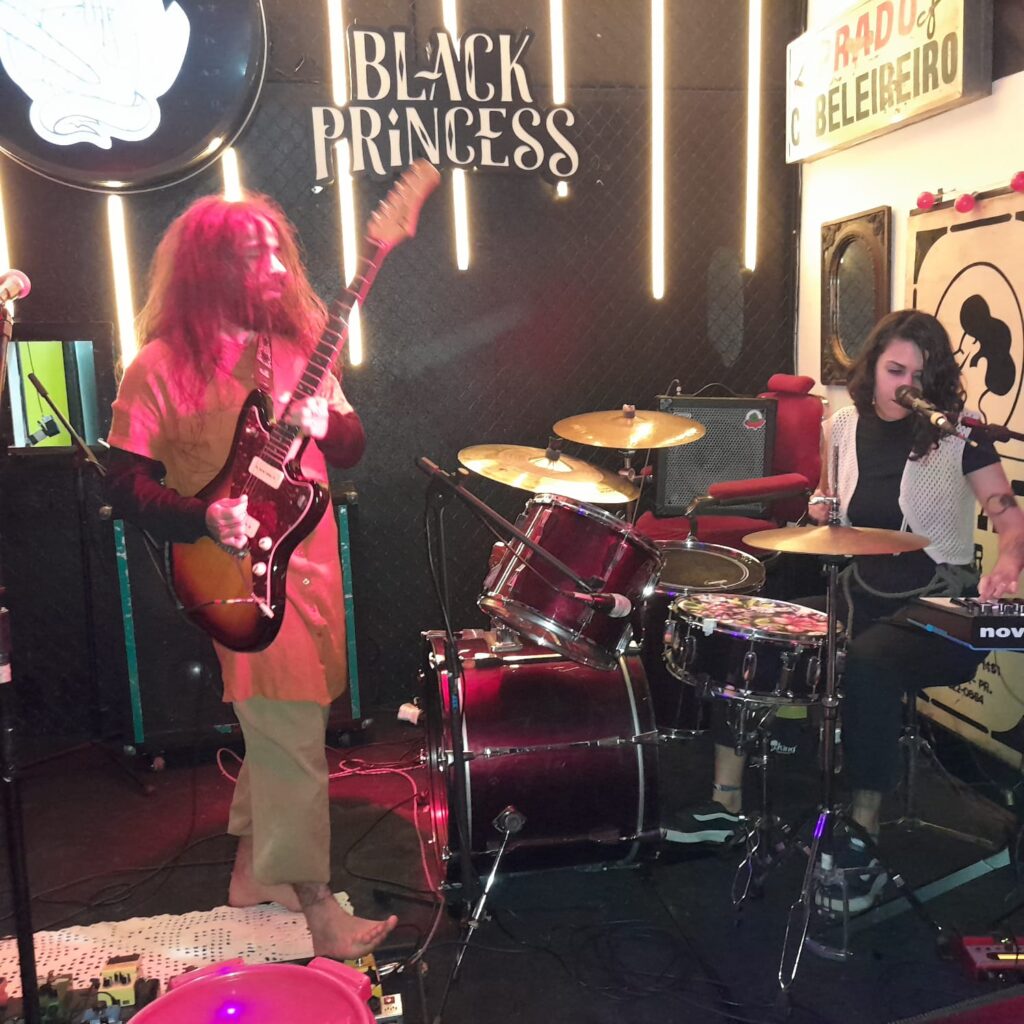 As bandas do underground fazem o verdadeiro rock, nos dias de hoje. Conheça algumas