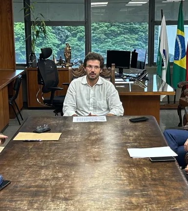 Os seis primeiros meses da administração do prefeito Tiago Amaral foi marcada por várias polêmicas e nenhum resultado positivo para Londrina