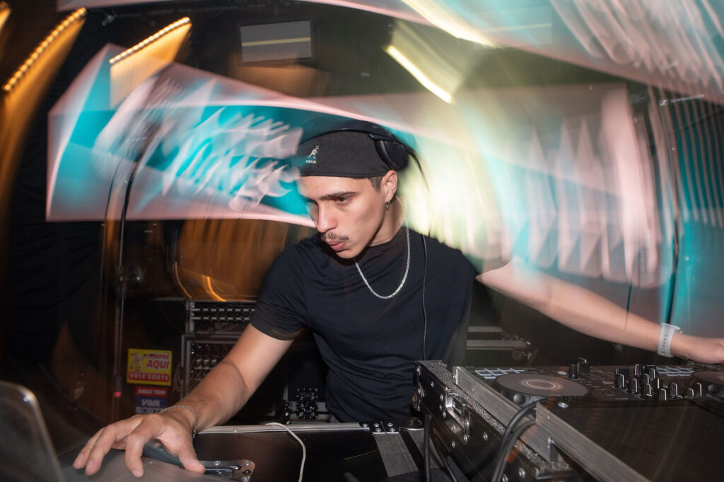 DJ Santoro estreia na festa FUNK-ME, que acontece no Bar Valentino, nesta sexta-feira (6)
