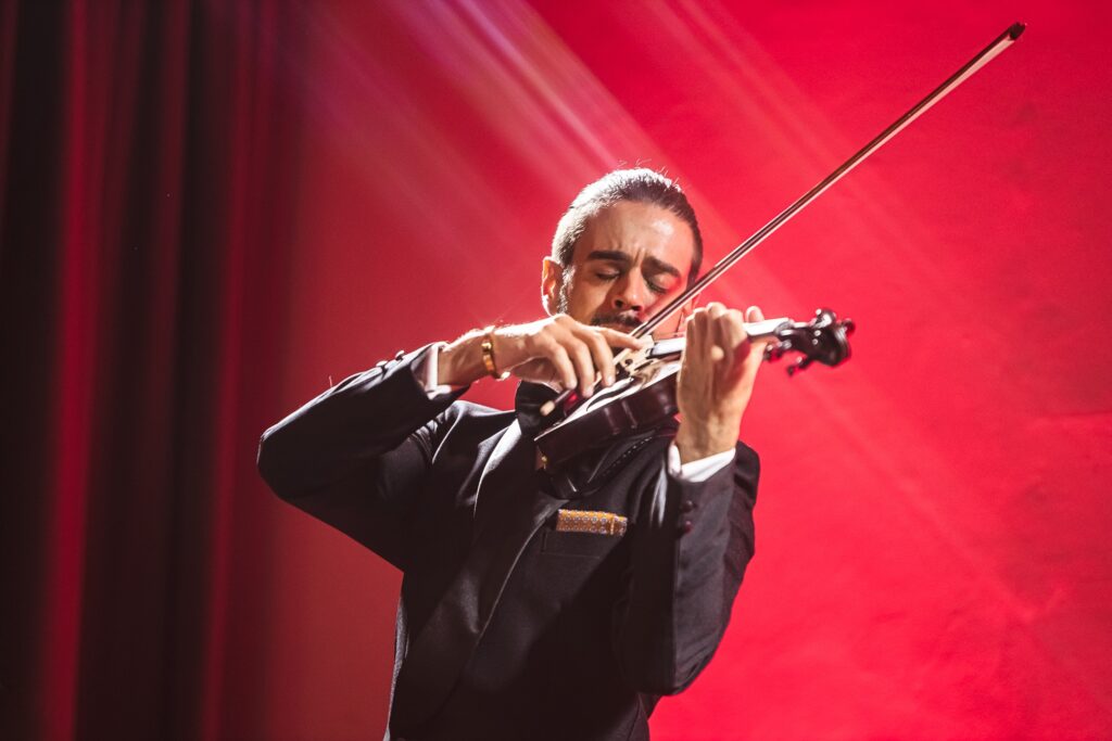 Os compositores Beethoven e Tchaikovsky estão na programação dos concertos da OSUEL, nesta quinta (10) e sexta (11), que também terá a abertura oficial do FIML