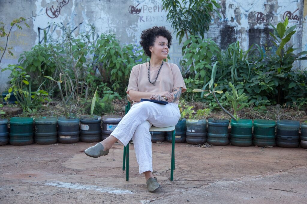 A palestra Cultura e Literatura Negra traz a escritora, jornalista e produtora cultural Isabela Cunha, nesta sexta (24), na Usina Cultural, com entrada gratuita.