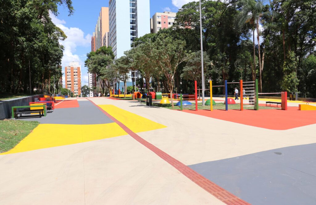 Londrina foi crismada como Município Turístico, com selo e tudo. A cidade pode ter potencial, mas como atrair turistas se não cuidam nem do seu cartão-postal?