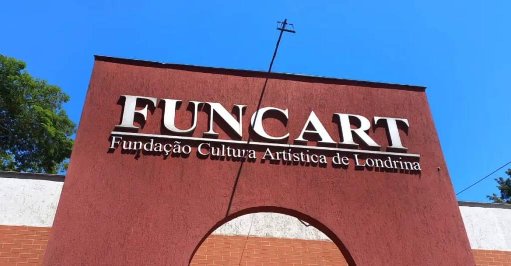 Espetáculo Sem Saída, do curso regular de teatro da Funcart, será apresentado nesta quarta, quinta e sexta (29 a 31 de outubro), na Divisão de Artes Cênicas da UEL.