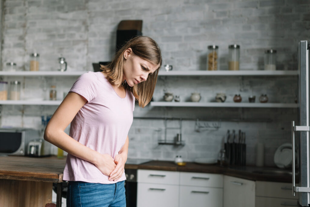 As cólicas menstruais fortes não são normais e as mulheres não precisam "aprender" a conviver com elas. A acupuntura ajuda a melhorar os quadros de cólicas