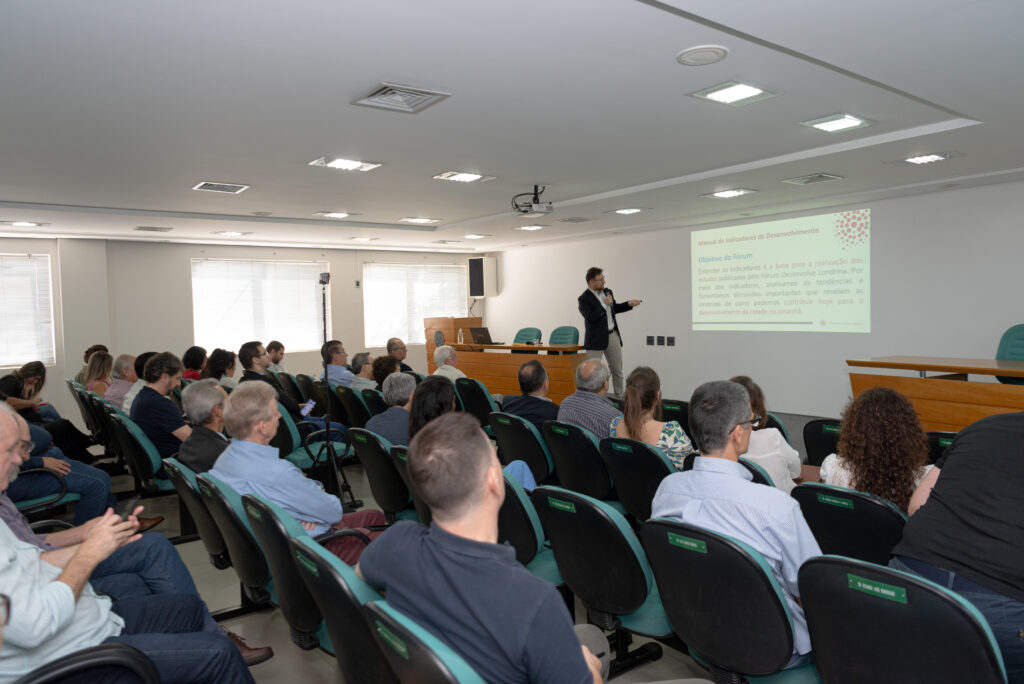 O Fórum Desenvolve Londrina apresenta, nesta quinta (4), 20ª edição do “Manual de Indicadores de Desenvolvimento 2025”, que reúne mais de 60 indicadores atualizados, e da “XIV Pesquisa de Percepção da População sobre a Cidade de Londrina”