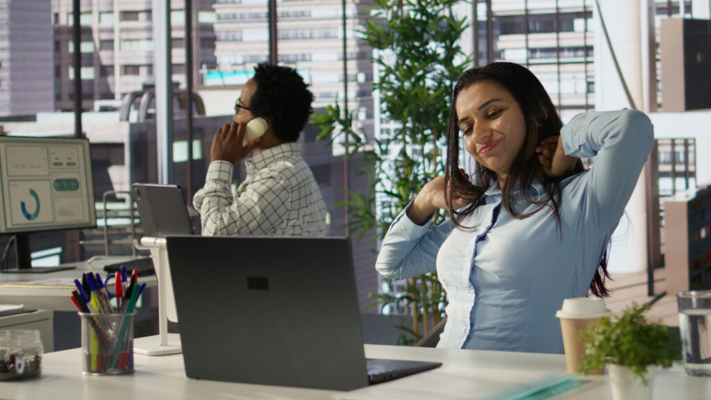 Com a NR-01, a saúde mental começou a ser compreendida como cultura de sustentabilidade nas empresas. Não basta se preocupar com riscos físicos. A partir de maio, será também obrigação das empresas cuidar da saúde mental de seus funcionários