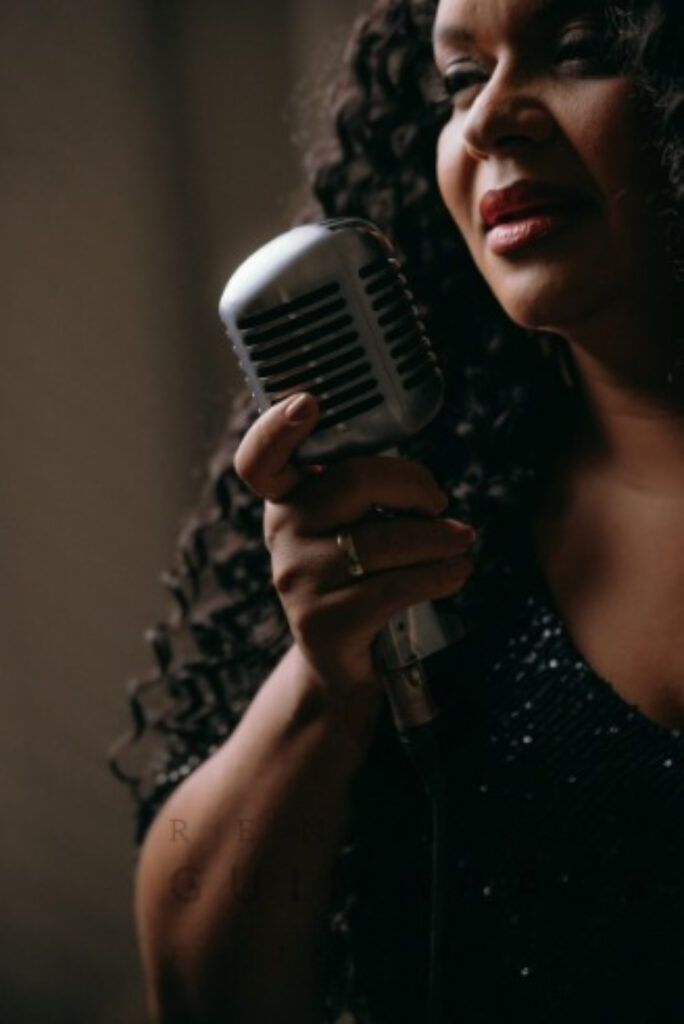 Nina Simone, Billie Holiday e outras divas dos jazz e blues são reverenciadas no show Vozes e Heranças, que será apresentado nesta quinta (12) e sexta (13), na AML Cultural