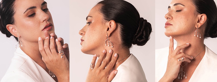 As joias mais importantes de uma vida - não importa seu valor - não funciona como símbolo parado. Elas estão presentes no dia a dia, em contato constante com o corpo. E permanecem