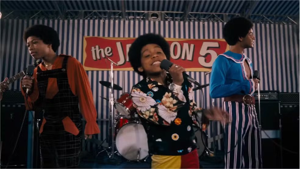 Michael funciona perfeitamente como espetáculo, mas tem uma prudência calculada que evita atritos 