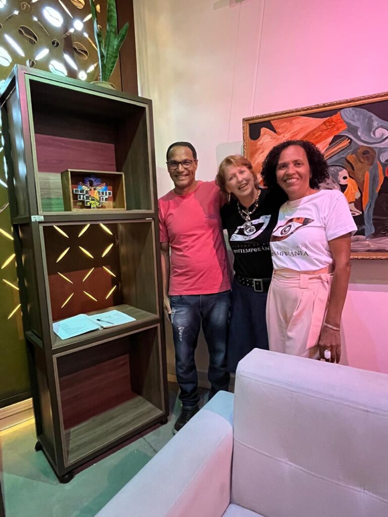 A exposição Ressignificarte, que está no Sesc Cadeião, reuniu um grupo de artistas que começou o coletivo Oficina de Arte Contemporânea