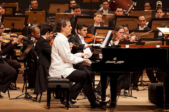 Concerto com o pianista, compositor e produtor Fábio Caramuru, domingo, no Ouro Verde, fecha a programação do Festival circulasons