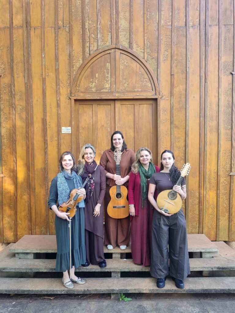 Projeto Caipira Substantivo Feminino, produzido apenas por mulheres, faz o show de estreia neste domingo (26), no Bar Valentino