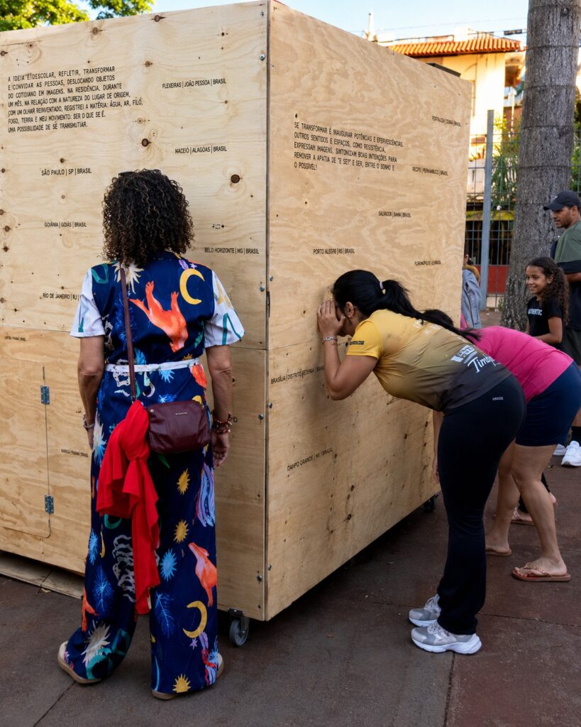 O cubo interativo do Projeto TRANSmuteAr estará neste domingo (26), na Feira do Cincão, levando arte a população