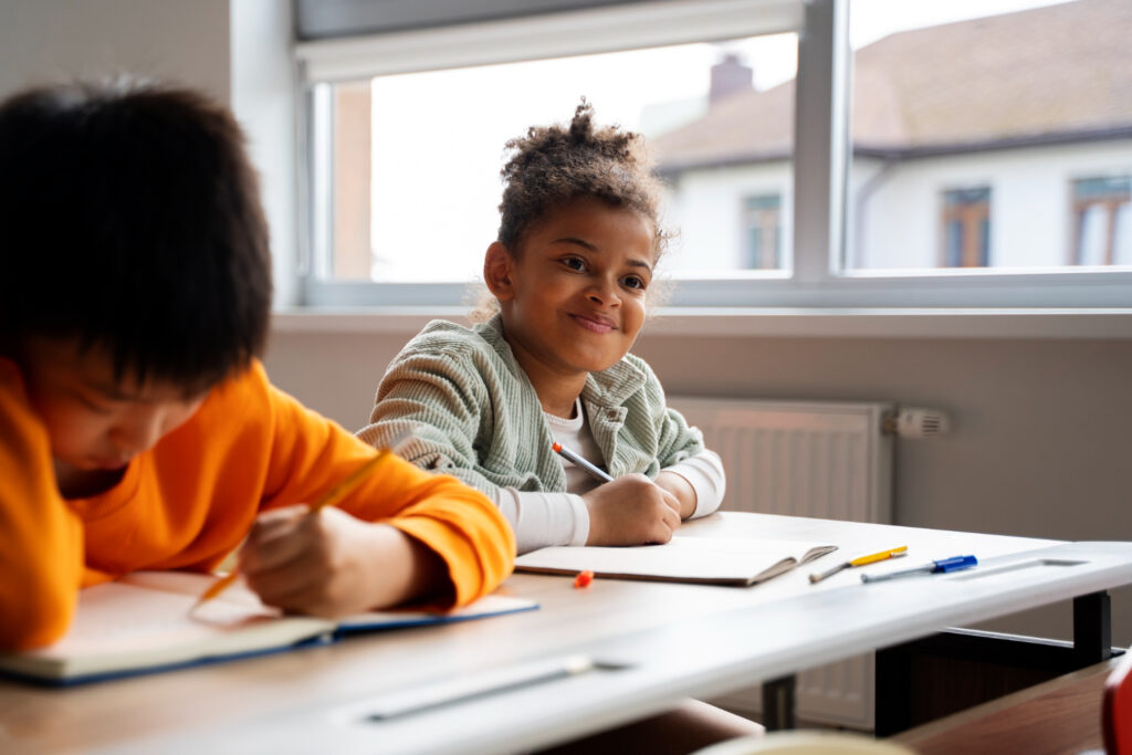 O IDEB mostra que as escolas com resultados consistentes ao longo do tempo são aquelas que têm equipes comprometidas, professoras valorizados e participação das famílias