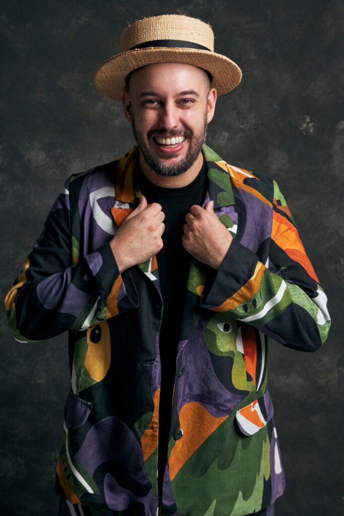 Paulo Vitor Poloni faz show gratuito com seu novo disco "Cantando o meu Brasil - poéticas, melodramas e um acalanto - neste sábado (8), na AML Cultural, em duas sessões