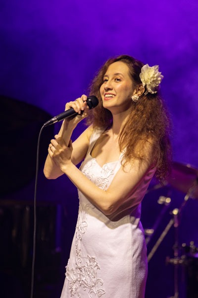 Keidma Juliana apresenta o espetáculo "Ainda Lembro - Especial Marisa Monte", no dia 3, na AML Cultural