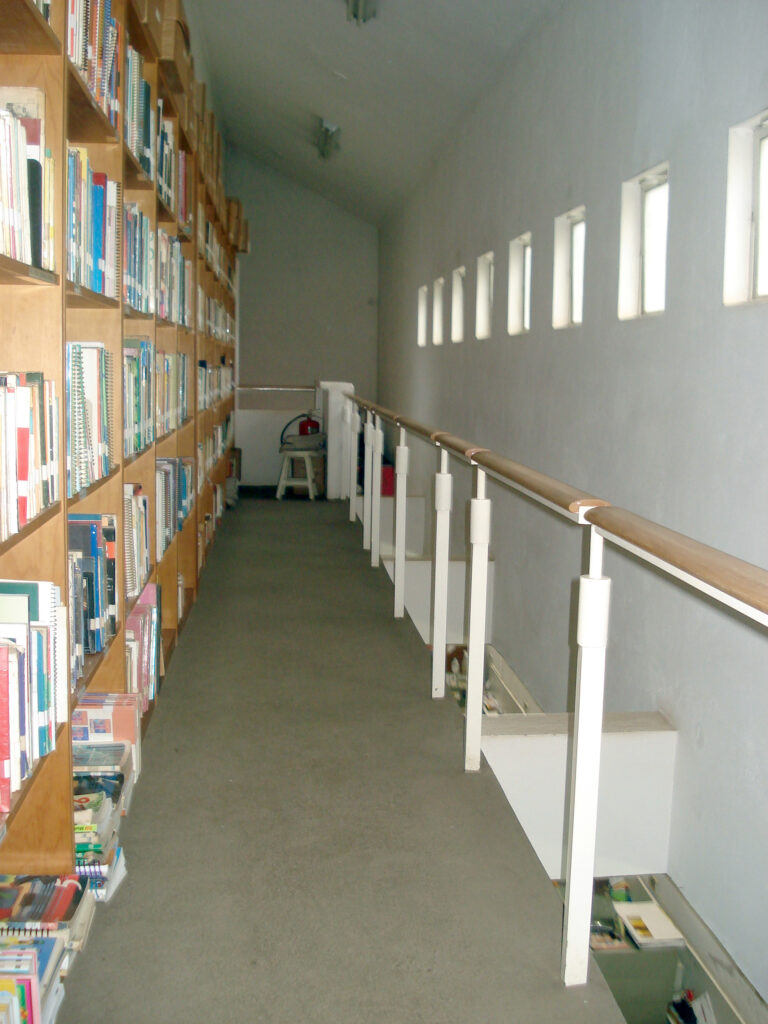 O portal recebeu denúncias de precariedade, falta de segurança e de pessoal nas bibliotecas públicas ramais de Londrina. Secretário Marcão Kareca admitiu que todas são verdadeiras