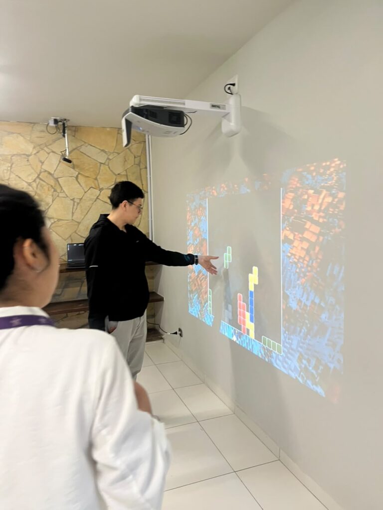 A realidade virtual vai ajudar a pessoas que vivem com Alzheimer e outras demências, nas  oficinas terapêuticas do Instituto Não Me Esqueças