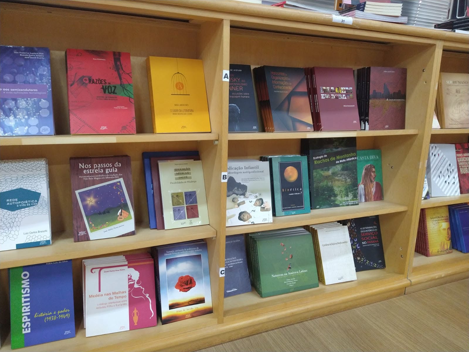 Londrina celebra a literatura com evento que terá lançamento coletivo de livros e exposição pelos 30 anos da Eduel