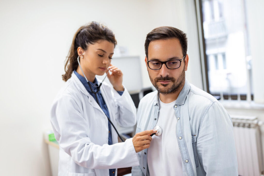 Planos de saúde não podem trocar a prescrição médica pela calculadora de custos. As negativas de tratamentos ferem direitos do consumidor 