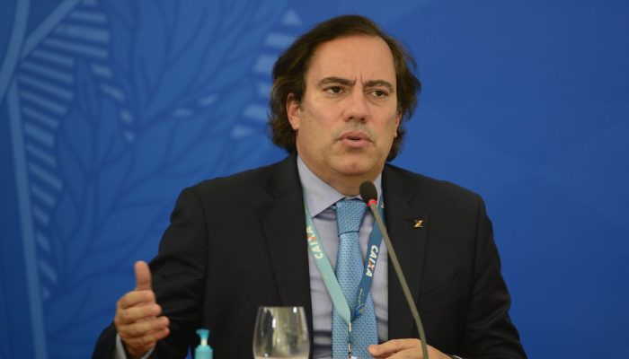 O presidente da Caixa Econômica Federal, Pedro Guimarães, fala à imprensa no Palácio do Planalto,sobre o o pagamento da 2ª parcela do auxílio emergencial