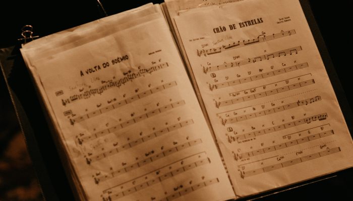 3 - UM DESVIO NAQUELA MESA