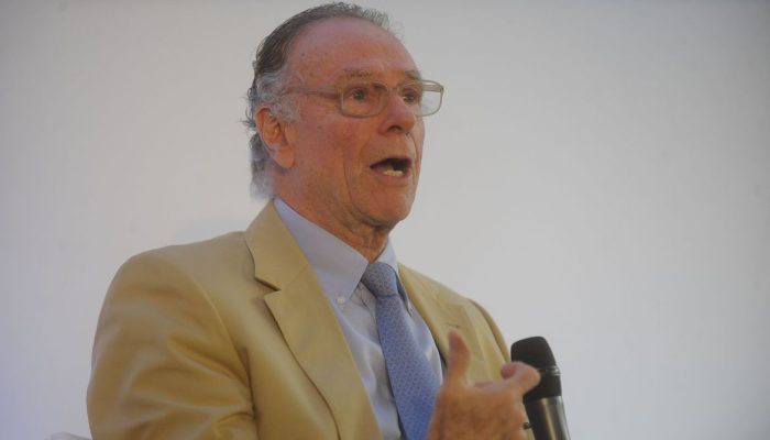 O presidente do Comitê Olímpico Brasileiro(COB), Carlos Arthur Nuzman, durante apresentação das informações sobre o revezamento da tocha olímpica, sua marca e seus patrocinadores oficiais.(Tânia Rêgo/Agência Brasil)