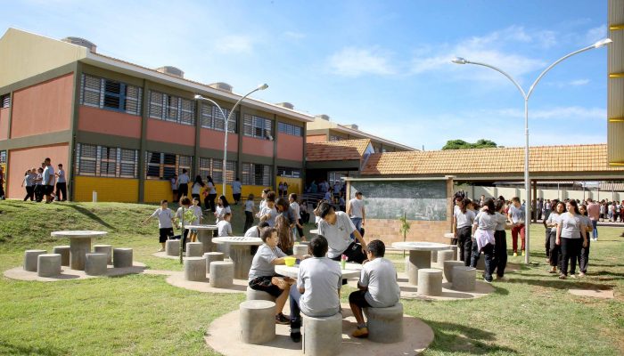 Cerca de 1.100 estudantes do Ensino Fundamental e Ensino Médio, de Sarandi, Noroeste do Paraná, são beneficiados com a nova estrutura da Escola Estadual Vereador Luiz Zanchim, inaugurada nesta sexta-feira (14), pelo governador Carlos Massa Ratinho Junior.  -  Sarandi, 14/02/2020  -  Foto: Jaelson Lucas/AEN