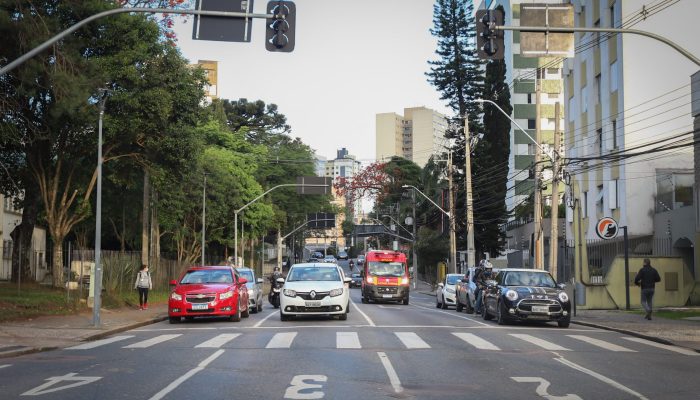 Movimentacao de transito no centro de Curitiba - IPVA - Foto: Geraldo Bubniak./AEN