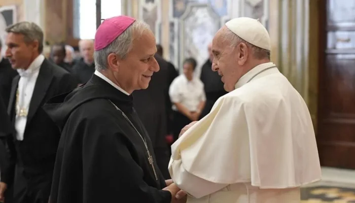Leão XIV e Francisco