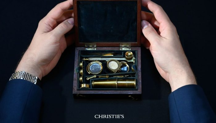 Microscópio usado por Darwin Foto Reuters Toby Melville