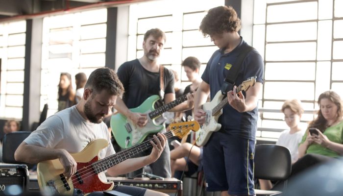 Oficina de Banda de Garagem participa do LondriNatal 2025