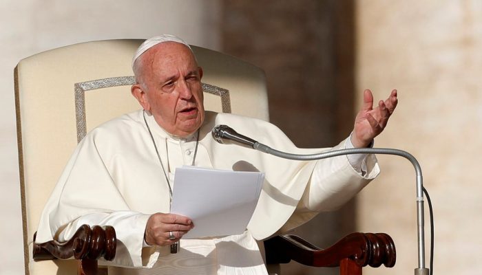 O Papa Francisco participa da audiência geral semanal no Vaticano,