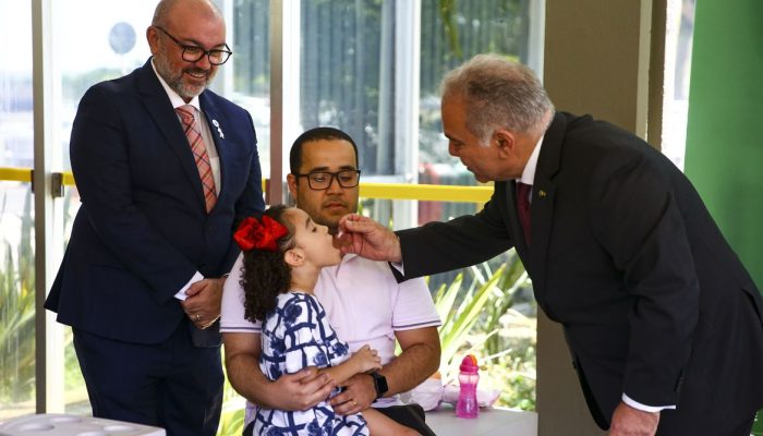 O ministro da Saúde, Marcelo Queiroga, durante ação contra a poliomielite e comemoração do Dia Nacional da Vacinação.