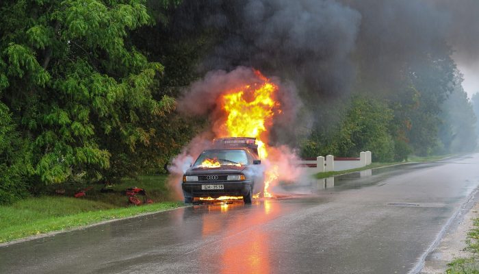 car-accident-2789841_1920
