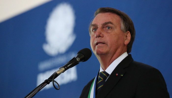 Presidente Jair Bolsonaro participou, nesta quinta-feira (10), da cerimônia em comemoração ao 22° aniversário de criação do Ministério da Defesa e Imposição da Ordem do Mérito da Defesa.