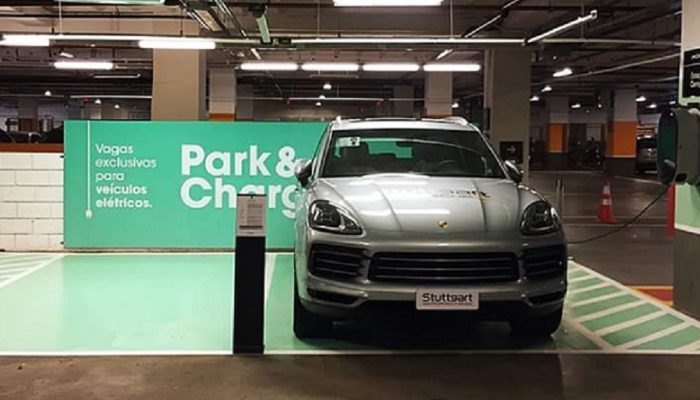 carro eletrico - ESTACAO PORSCHE