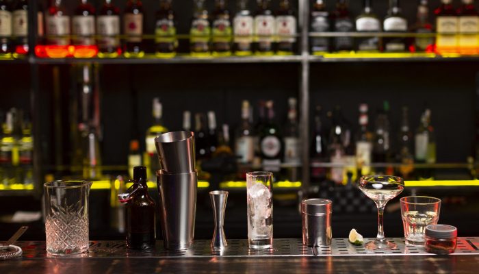cocktails-shaker-arrangement-night-club