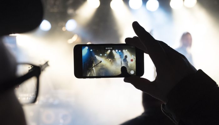 concert-4131628_1280