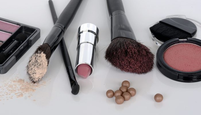 cosmetics-1367779_1920