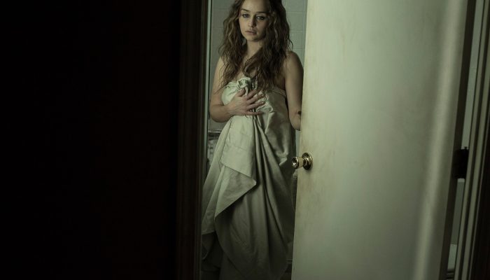 crime-e-desejo-filme-2020-emilia-clarke