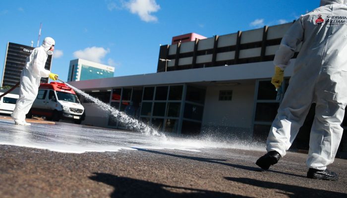 Forças Armadas promovem ação de desinfecção no Hospital Regional da Asa Norte (HRAN), uma das medidas adotadas para prevenir a contaminação pelo novo coronavírus