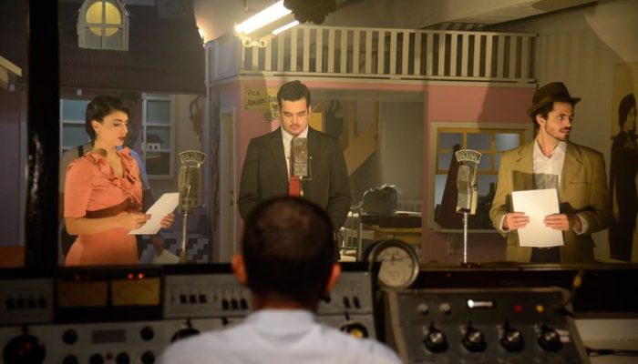 O Museu do Rádio grava cenas da primeira radionovela do Brasil. "Em busca da felicidade", que está completando 80 anos.
