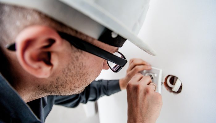 electrician-1080554_1920
