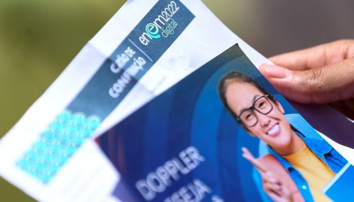 Candidatos comparecem a local de prova para a primeira etapa do Exame Nacional do Ensino Médio (Enem) 2022.