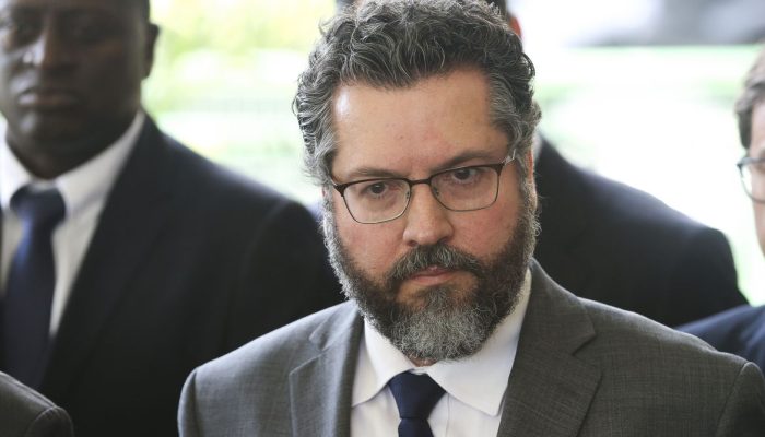 O futuro ministro das Relações Exteriores, embaixador Ernesto Fraga Araújo, concede entrevista à imprensa no CCBB.