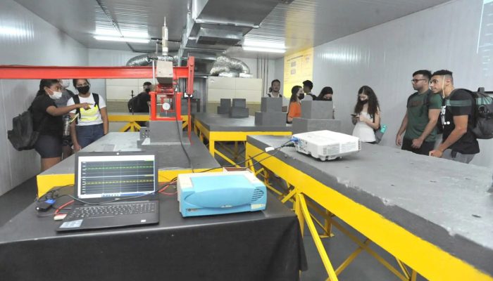 CTU inaugura maior câmara climática do país para ensaios com materiais de estrutura - Com mais de 100 metros quadrados, a Câmara será usada para ensaios com materiais de estrutura -